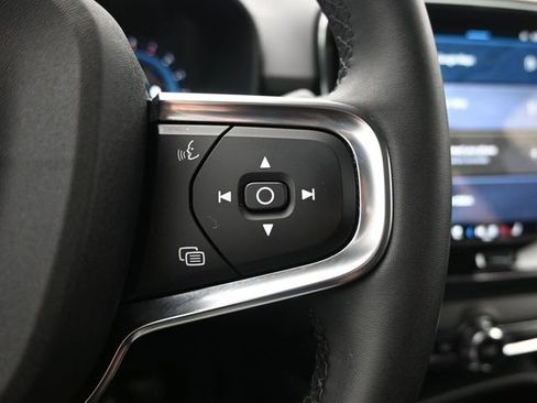 Used 2023 Volvo XC40 B5 Plus w/ Driver Assist Package image 24