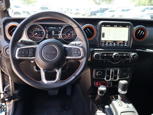 Used 2023 Jeep Gladiator Mojave w/ Trailer Tow Package AWD/4WD image 18