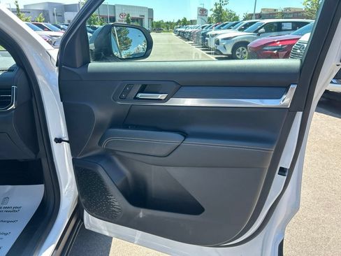 Used 2025 GMC Terrain Elevation AWD/4WD image 9