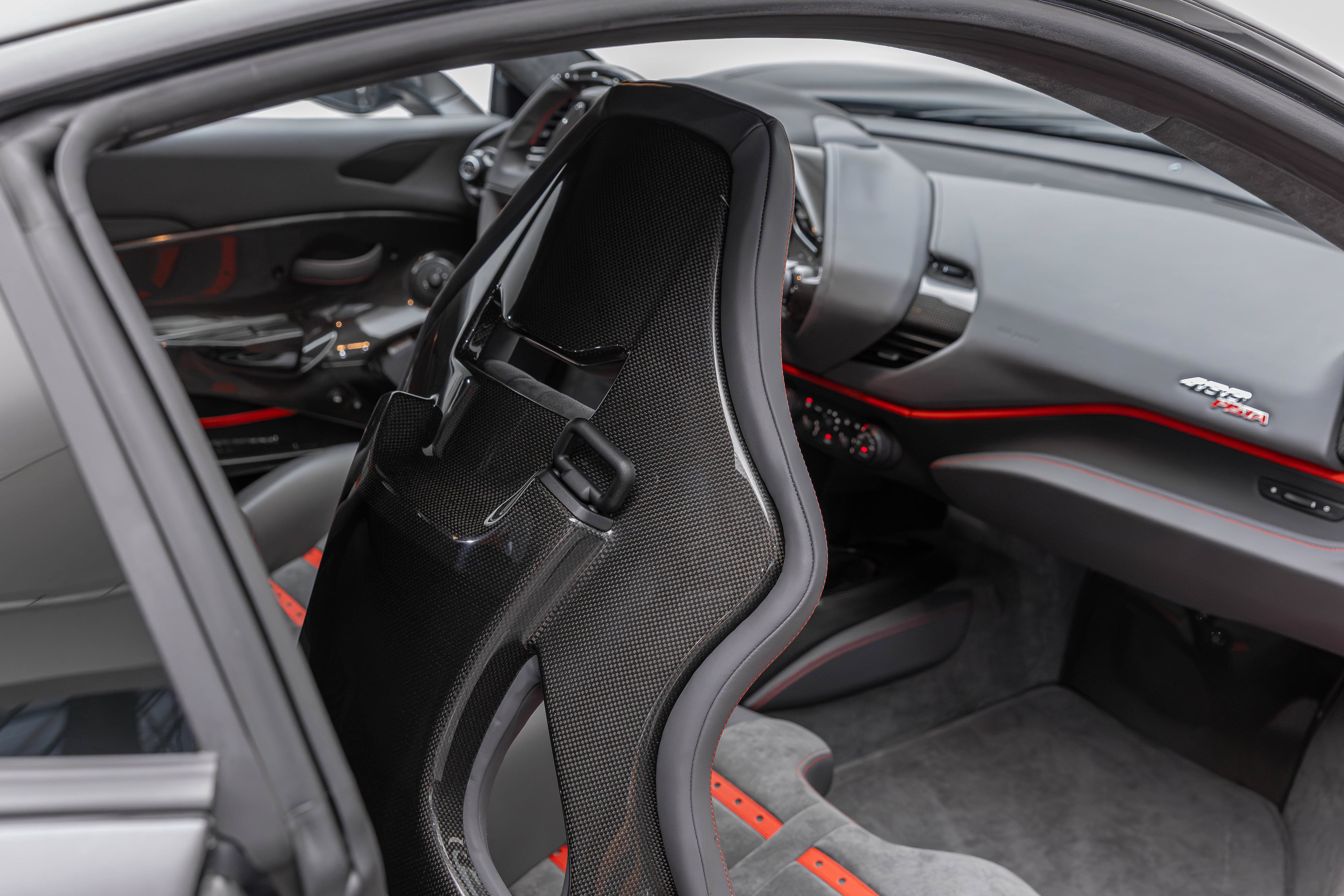 Used 2019 Ferrari 488 Pista Coupe RWD image 43