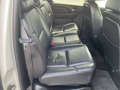 Used 2008 Cadillac Escalade EXT image 14