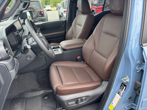 Used 2025 Toyota Land Cruiser w/ Premium Package AWD/4WD image 9