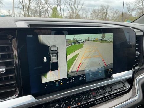 Used 2022 Chevrolet Silverado 1500 LTZ image 30