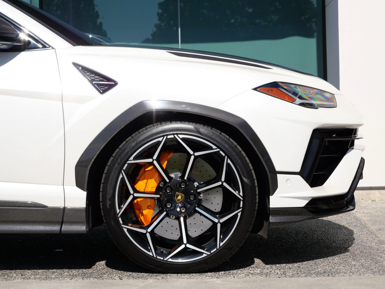 Used 2024 Lamborghini Urus Performante AWD/4WD image 9