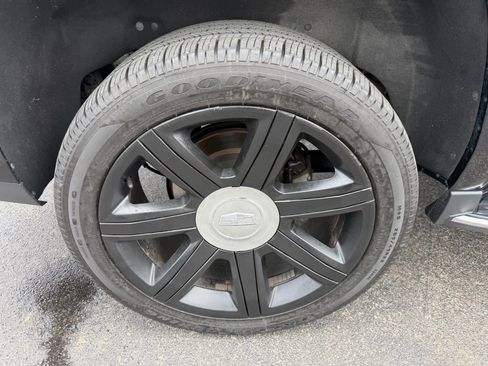 Used 2020 Cadillac Escalade ESV Luxury AWD/4WD image 53