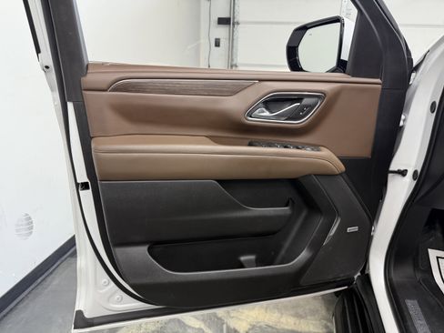 Used 2024 Chevrolet Tahoe High Country image 11