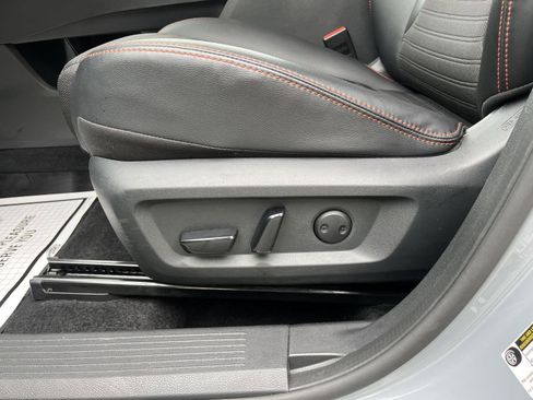 Used 2025 Nissan Rogue SV AWD/4WD image 20