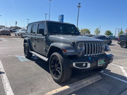 Used 2023 Jeep Wrangler Unlimited Sahara w/ Cold Weather Group image 6