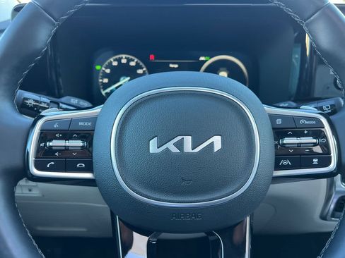 Used 2023 Kia Sorento SX Prestige image 25