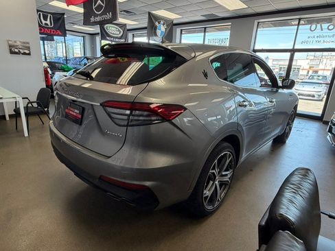 Used 2022 Maserati Levante Modena AWD/4WD image 15