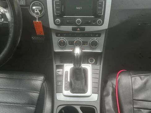 Used 2013 Volkswagen CC Lux FWD image 13