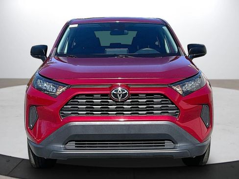 Used 2022 Toyota RAV4 LE FWD image 3