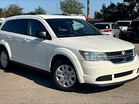 Used 2017 Dodge Journey SE w/ Flexible Seating Group image 38