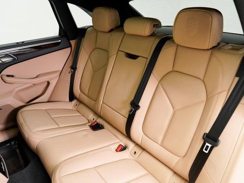 New 2026 Porsche Macan image 27