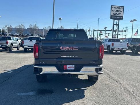Certified 2025 GMC Sierra 1500 SLT image 5
