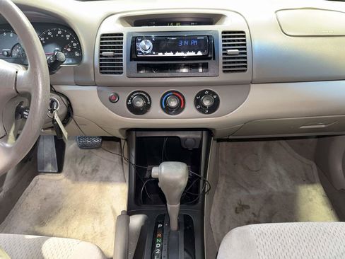 Used 2003 Toyota Camry LE FWD image 18