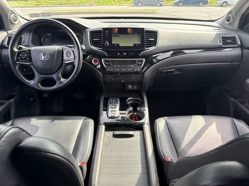 Used 2019 Honda Pilot Touring image 19