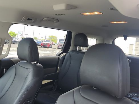 Used 2026 Kia Carnival EX FWD image 18