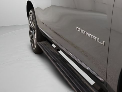 Used 2025 GMC Yukon Denali Ultimate AWD/4WD image 39