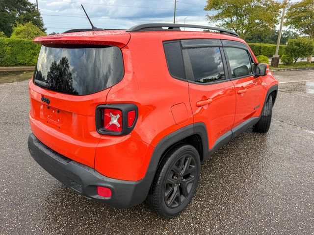 Used 2017 Jeep Renegade Altitude FWD image 3