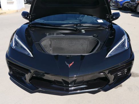 Used 2025 Chevrolet Corvette Stingray Coupe w/ 1LT image 31