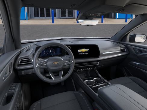 New 2026 Chevrolet Traverse LT w/ Driver Confidence Package FWD image 16