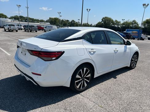 Used 2024 Nissan Sentra SV w/ SV Premium Package FWD image 5