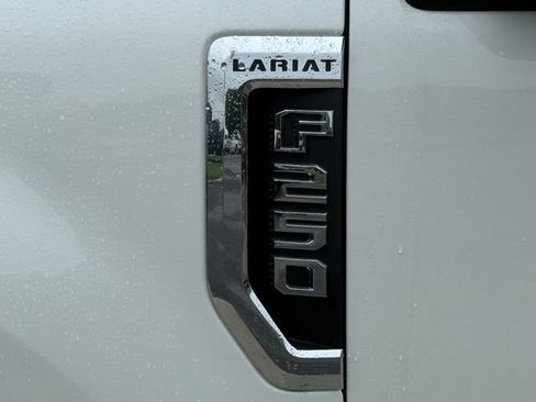 Used 2021 Ford F250 Lariat w/ Lariat Value Package AWD/4WD image 8
