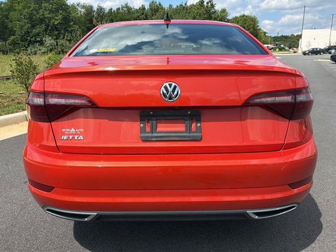 Used 2020 Volkswagen Jetta SEL Premium FWD image 2