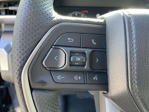 Used 2025 Toyota Tacoma TRD Off-Road AWD/4WD image 19