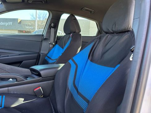 Used 2025 Hyundai Elantra Sport image 16