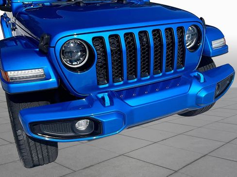 Used 2023 Jeep Wrangler Unlimited Sahara AWD/4WD image 29