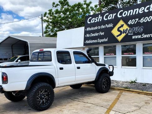 Used 2003 Toyota Tacoma w/ SR5 Package image 11