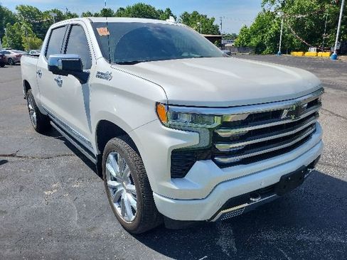 Used 2023 Chevrolet Silverado 1500 High Country w/ High Country Premium Package AWD/4WD image 6