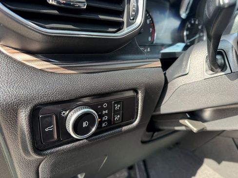 Used 2023 Ford Explorer Limited image 26