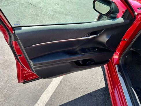 Used 2023 Toyota Camry SE w/ Cold Weather Package image 18