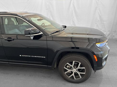 Used 2024 Jeep Grand Cherokee Limited AWD/4WD image 9