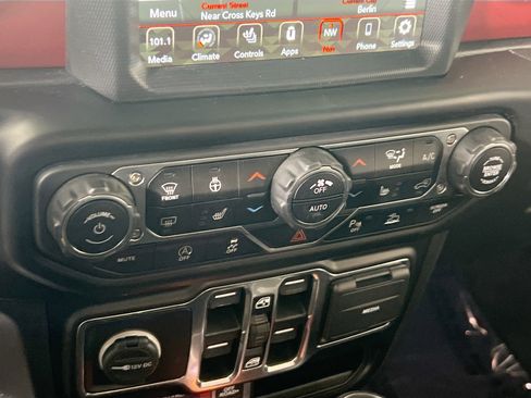 Used 2022 Jeep Wrangler Unlimited Rubicon w/ LED Lighting Group image 16