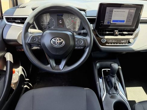 Used 2025 Toyota Corolla LE FWD image 11