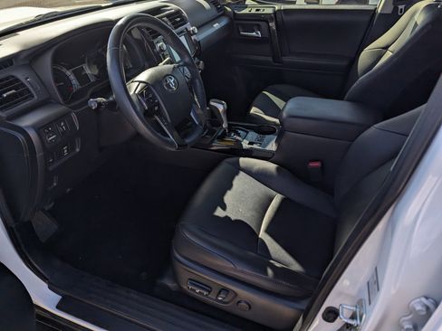 Used 2019 Toyota 4Runner TRD Off-Road Premium AWD/4WD image 9