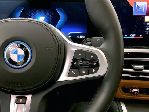 Certified 2023 BMW i4 eDrive40 w/ M Sport Package image 19