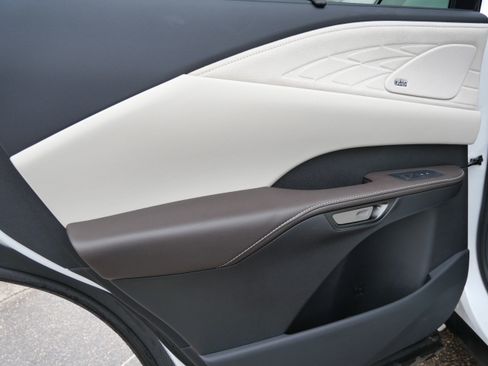 Used 2024 Lexus RX 350 w/ Convenience Package image 17