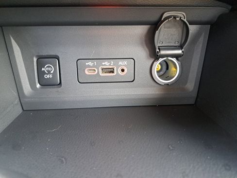 Certified 2025 Nissan Sentra SR FWD image 28