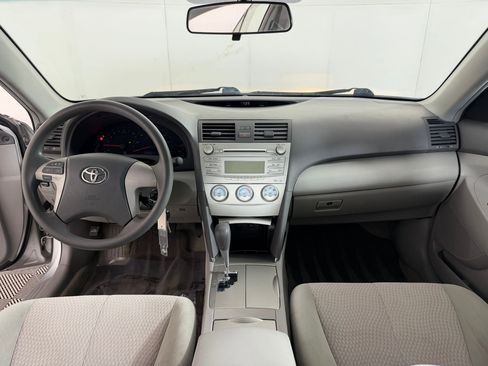 Used 2011 Toyota Camry LE image 15