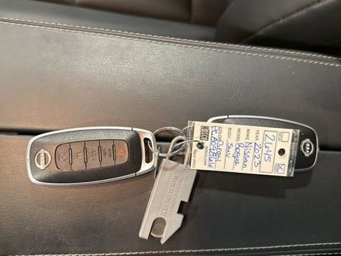 Used 2023 Nissan Rogue SV w/ SV Premium B Package image 41