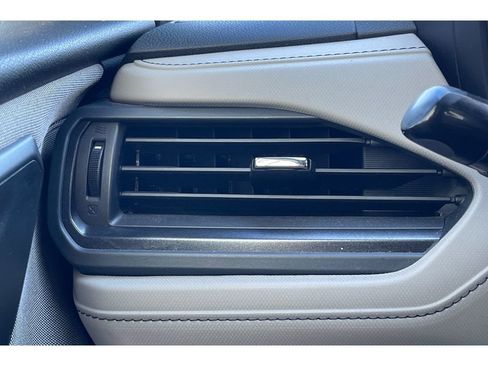 Used 2025 Subaru Forester Premium image 29