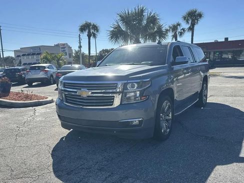 Used 2015 Chevrolet Suburban LTZ RWD image 2