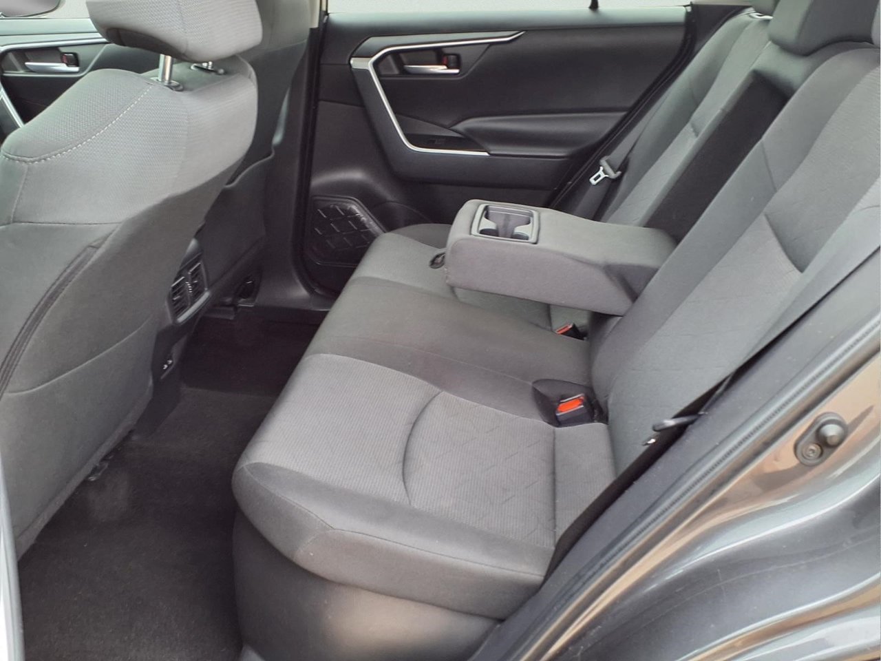 Used 2025 Toyota RAV4 XLE AWD/4WD image 11