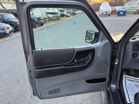 Used 2009 Ford Ranger XLT image 12