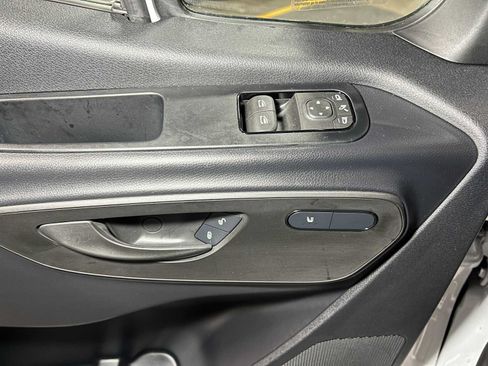 Used 2025 Mercedes-Benz Sprinter 2500 image 21